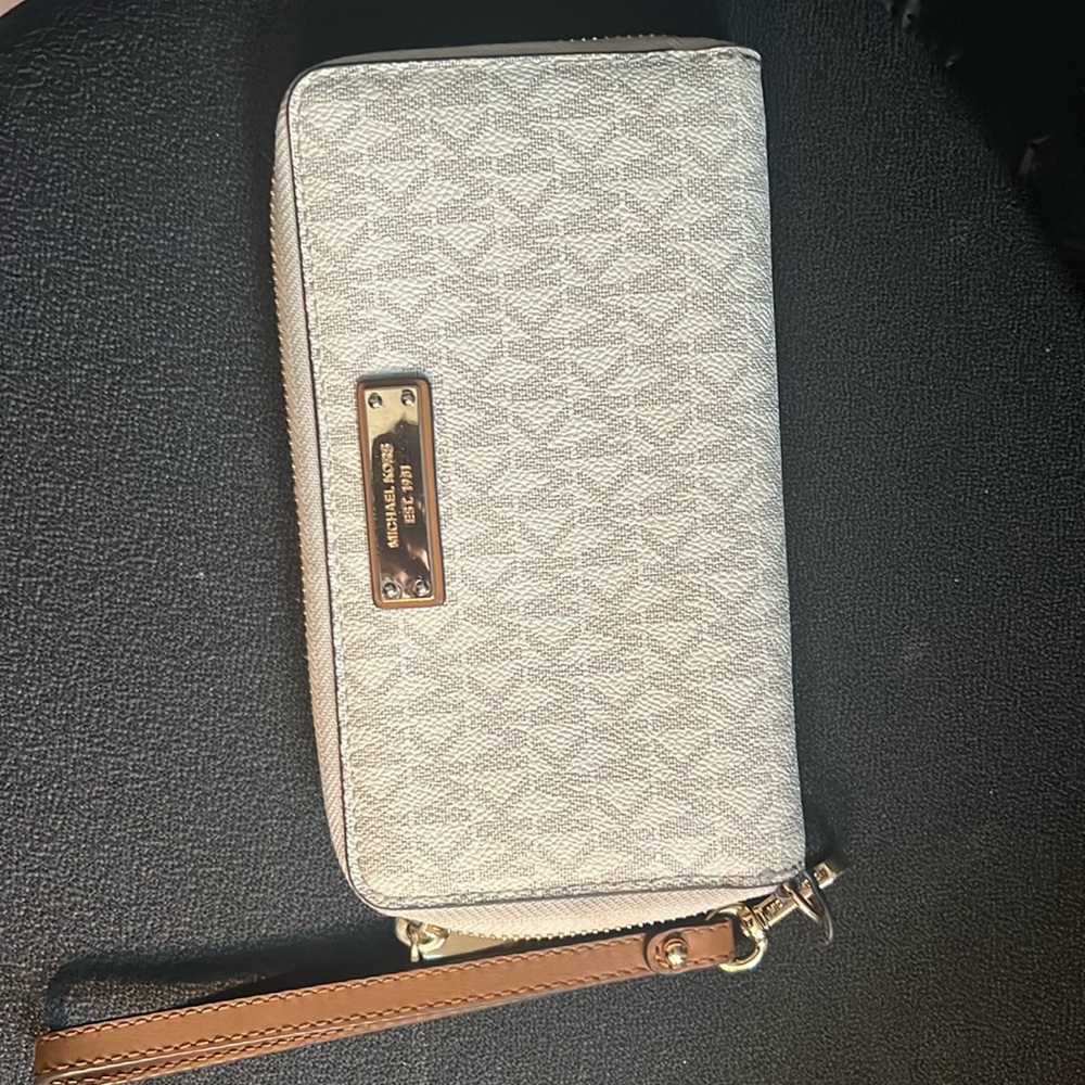 Michael Kors Jet Set Travel Large Travel CONTINENTAL wallet-wristlet-Vanilla